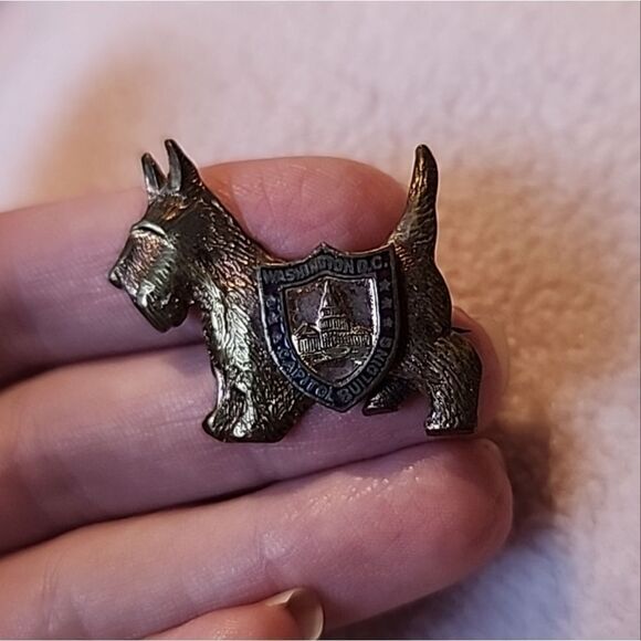 Small Vintage Washington DC Scottie Dog Souvenir Brooch Pin Scottish Terrier - Picture 1 of 3